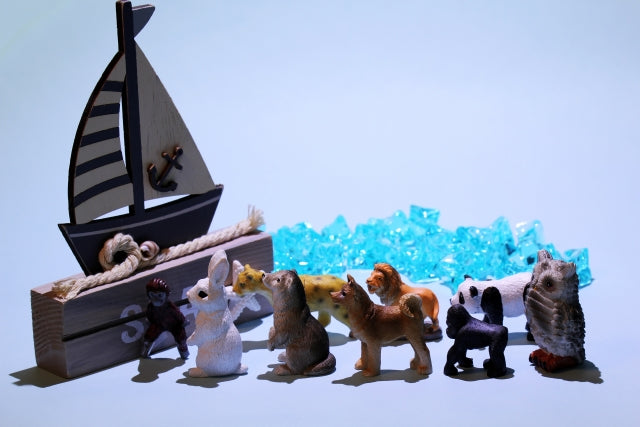 Figures / Models